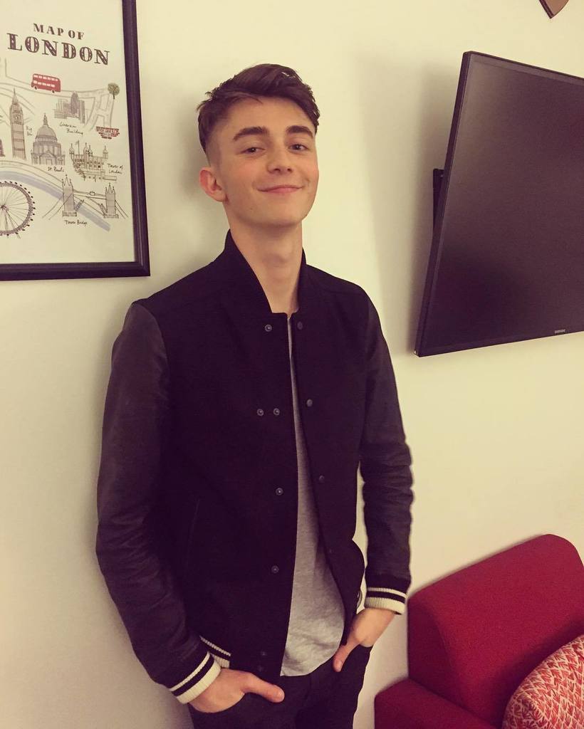 greysonchance's tweet photo. Hanging at @youtube tonight and playing some songs from SOMH https://t.co/Dut9GsUiAA