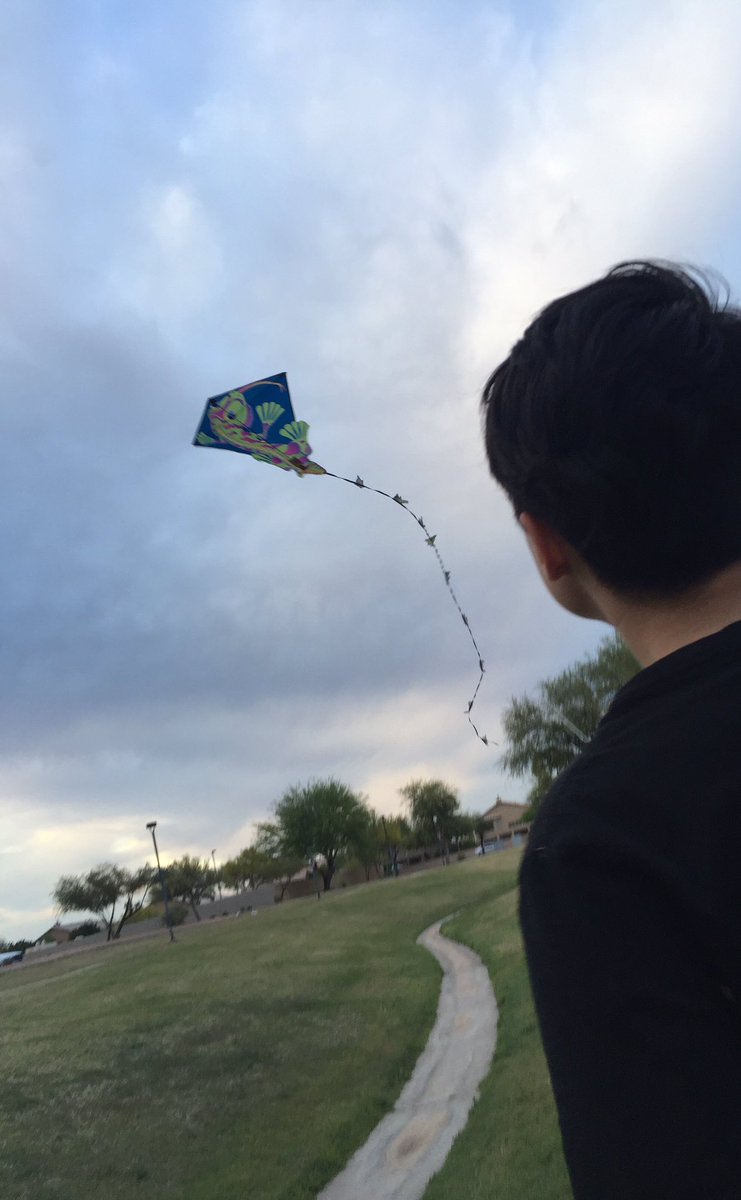 makilahmorales's tweet photo. Kite dayz🤘🏻 https://t.co/auUljJBoaY