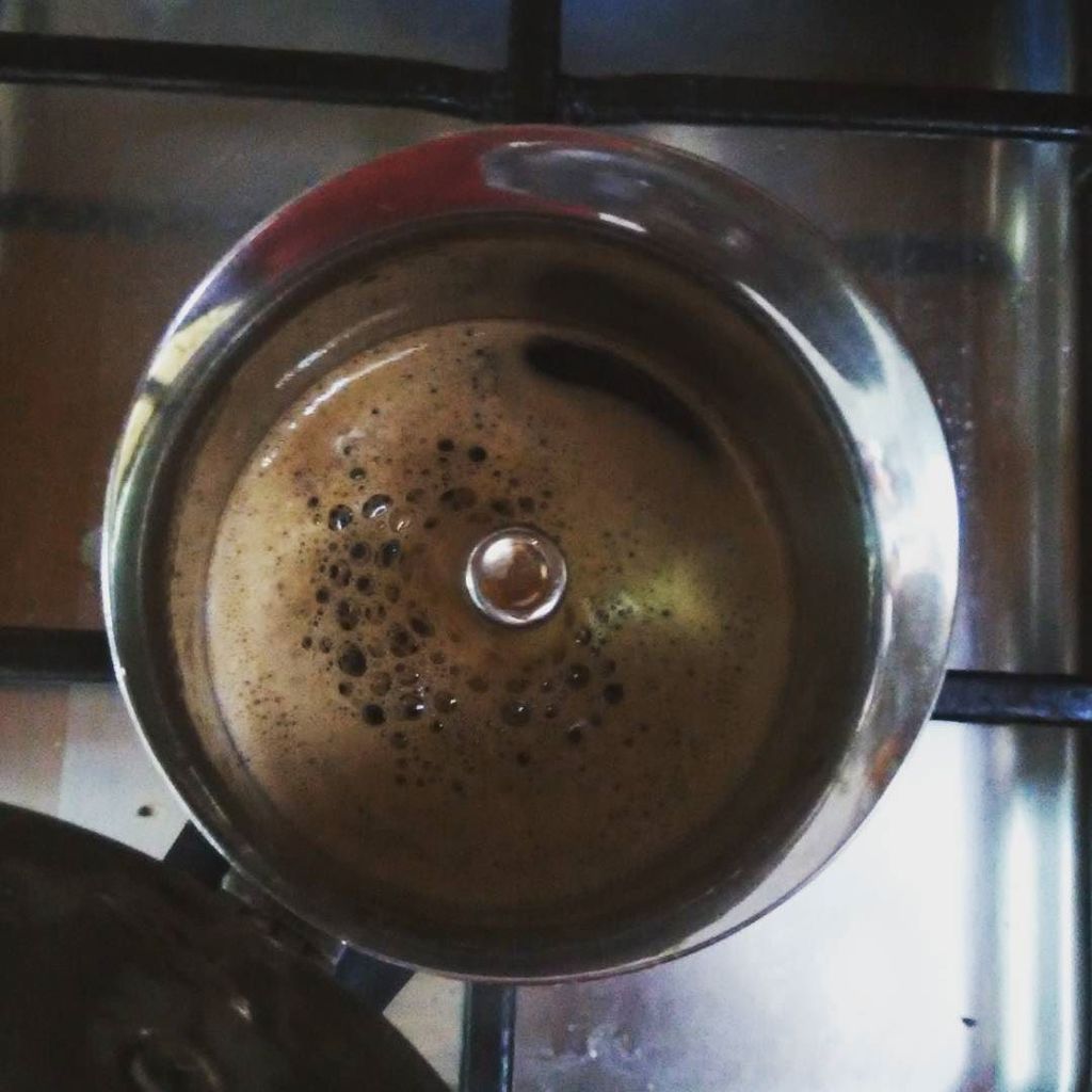 amstirdam's tweet image. Nge moccapot dulu pagi ini #kopimalang #kopiindonesia #supportlocalroasters #roasterymalan… ift.tt/1qgmYEy