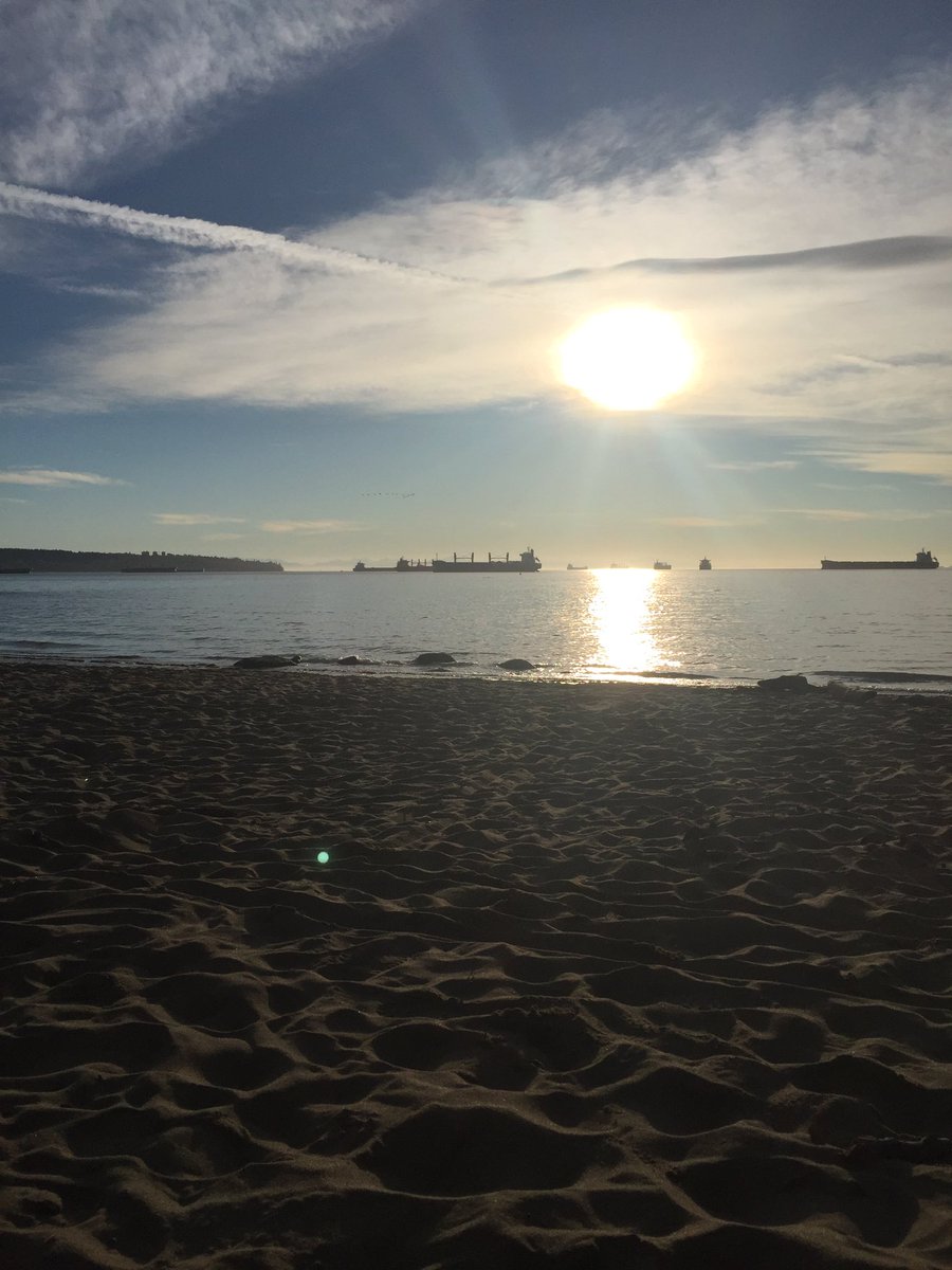 Watching a whale at 3rd beach <a href="/VancityBuzz/">vancitybuzz</a>
