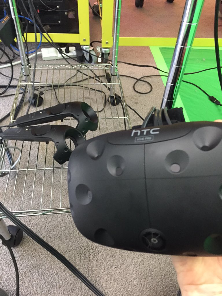 LaporteNoel's tweet photo. @sophiaedm awesome newsletter! We just got the rift in our office &amp; its been hours of fun. Compares well 2 the Vive! https://t.co/m6OicARyv7