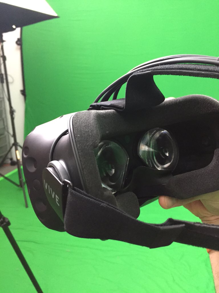 LaporteNoel's tweet photo. @sophiaedm awesome newsletter! We just got the rift in our office &amp; its been hours of fun. Compares well 2 the Vive! https://t.co/m6OicARyv7