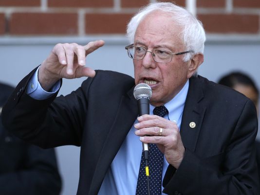 gbpressgazette's tweet photo. Bernie Sanders reached out to overflow crowds in Appleton today (with VIDEO): https://t.co/AinhOG8sK8 https://t.co/MwuqDW4KVt