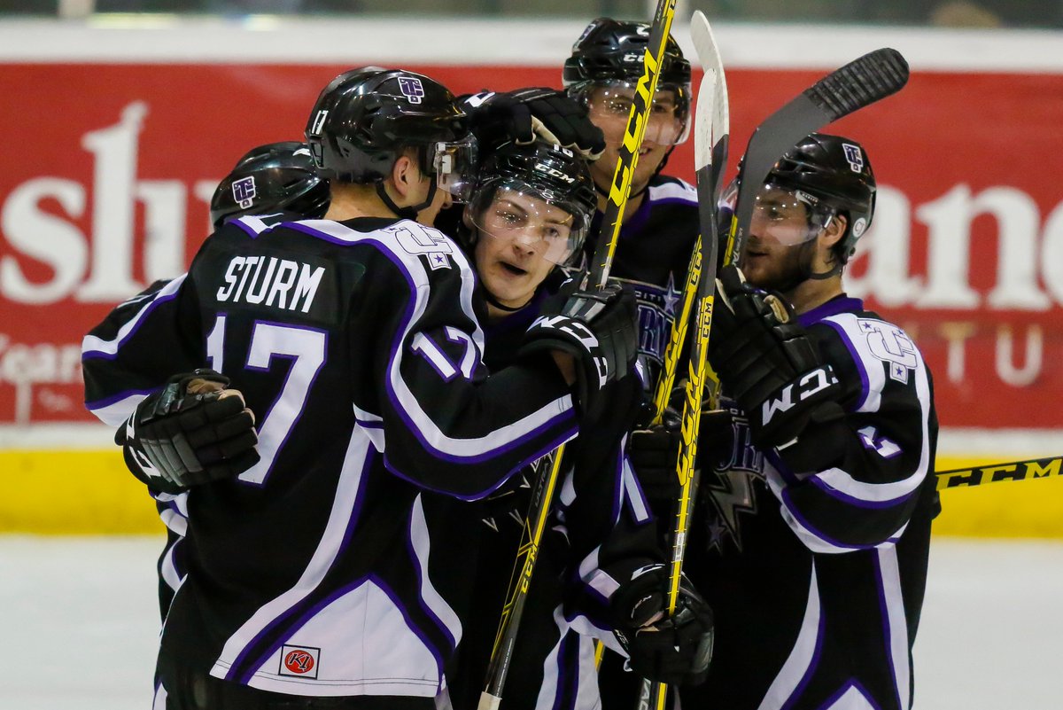 TriCityStorm's tweet photo. That moment the squad comes over to celebrate your first @USHL hat trick. @Cmeys18 congrats! #WhosNext https://t.co/1hi9Cgh0Bn