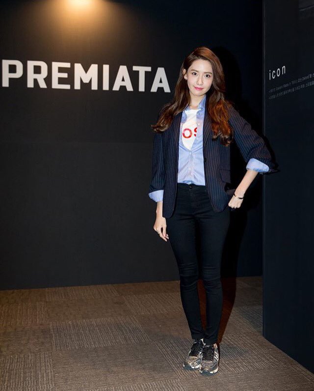 [PIC][28-03-2016]YoonA tham dự sự kiện khai trương chi nhánh mới của thương hiệu "PREMIATA" vào tối nay Cex-XyoXEAACAb_