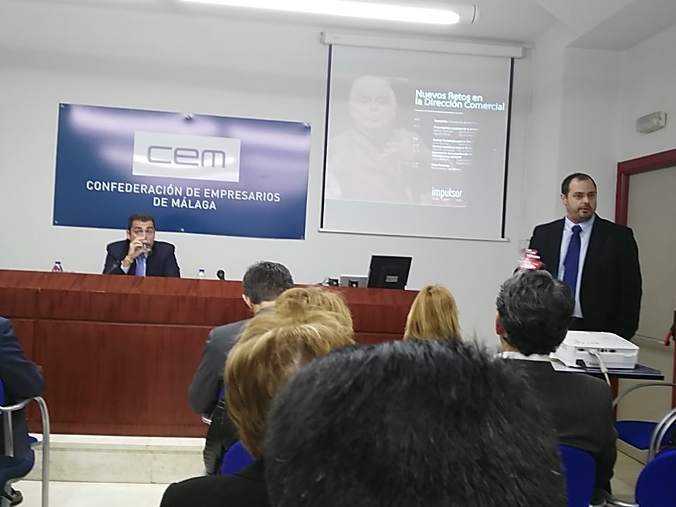 centraliza's tweet photo. Hoy participamos en 1° Foro de Dirección Comercial con @cemmalaga @impulsor_es . https://t.co/7Whd3tw7Dx