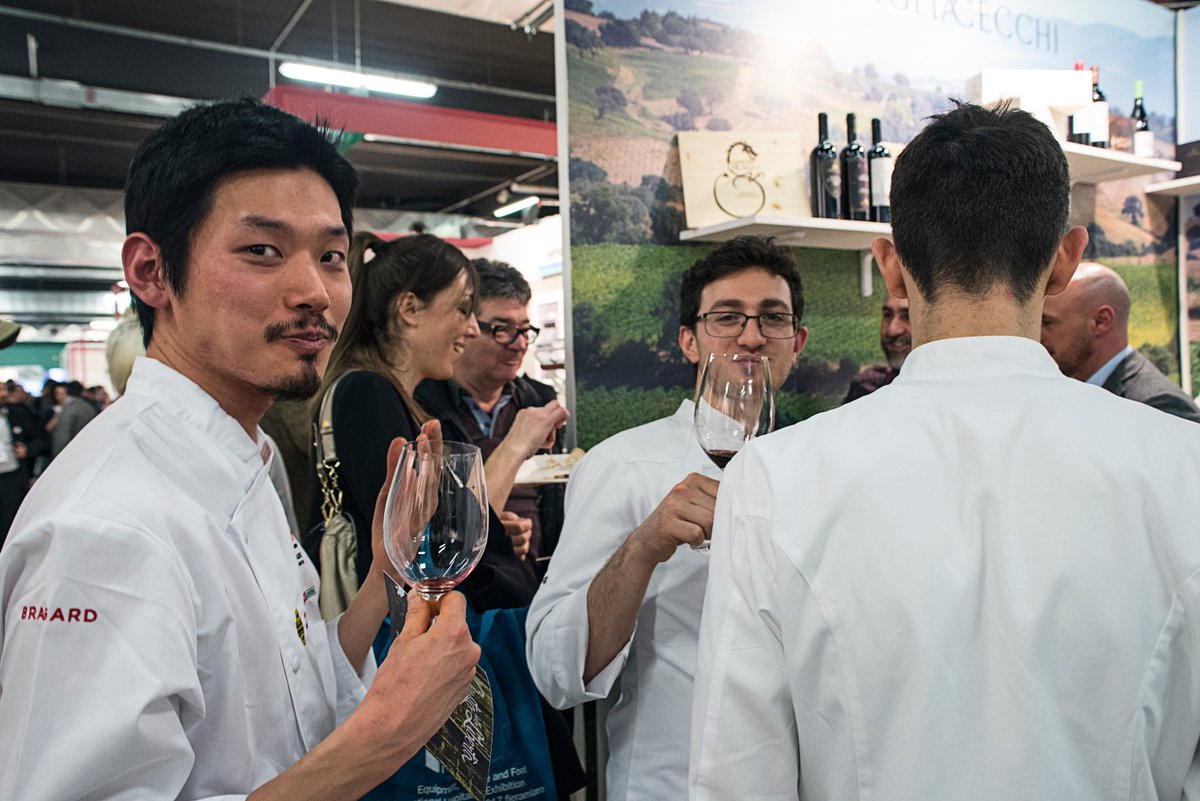 cecchiwinery's tweet photo. Il nostro stand di @identitagolose #igmi16 https://t.co/uNFwbuoQqV