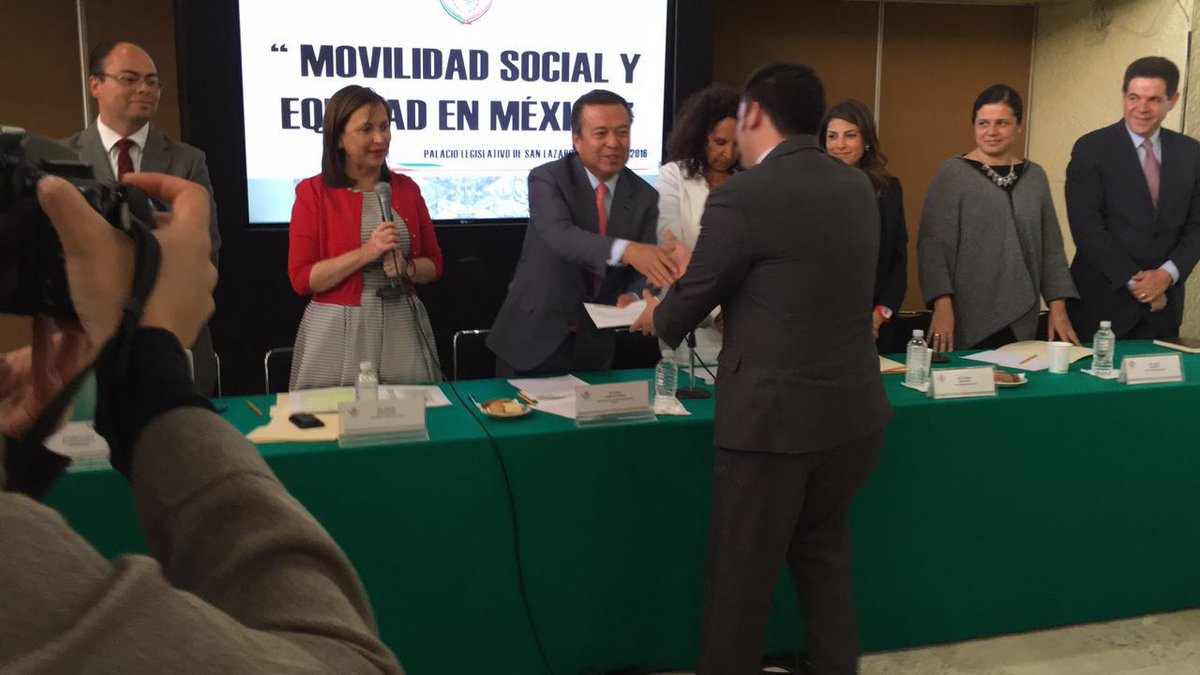 MovPRIMxSLP's tweet photo. Felicidades Dip. @ChristianJ_SS por ser nombrado Srio. del Mov. de Mexicanos en el Extranjero de la @CNOPNacional https://t.co/gKlVDpatUx