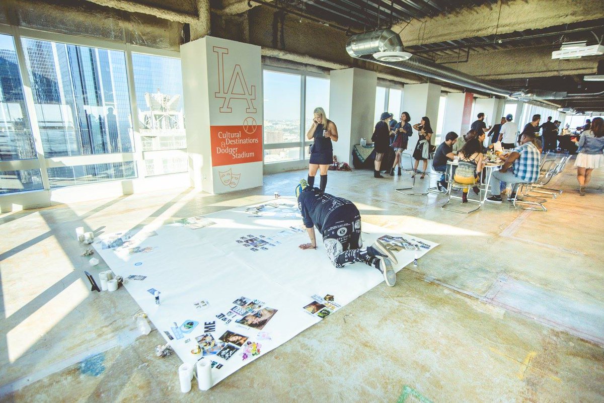 HollywoodHippy's tweet image. Out giant vision board in the making @ VISION: LA this past Saturday. #hollywoodhippy #visionla #art #dtla