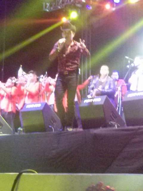 fercamacho46's tweet photo. @El_Bebeto estuviste en Tampico y no pude tener una foto contigo 😭😻🙊💞 https://t.co/fFqQp3k2OH