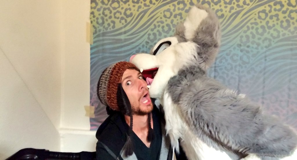 spikeywolves's tweet photo. Some random shots from that little Wild meet. @slitherwolf @wigglyshepherd @Thatfuckinotter @ozoneserpent https://t.co/a1VGC3a7fK
