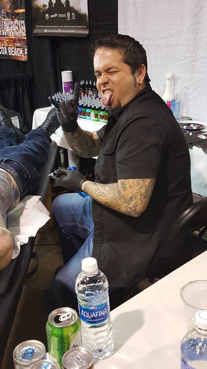 JLutterbie's tweet photo. Wtf? I think it's ridiculous that @saintmarqtattoo got eliminated! I'm lucky I got to meet him in Chicago! #stmarq https://t.co/D1J07OJoMX