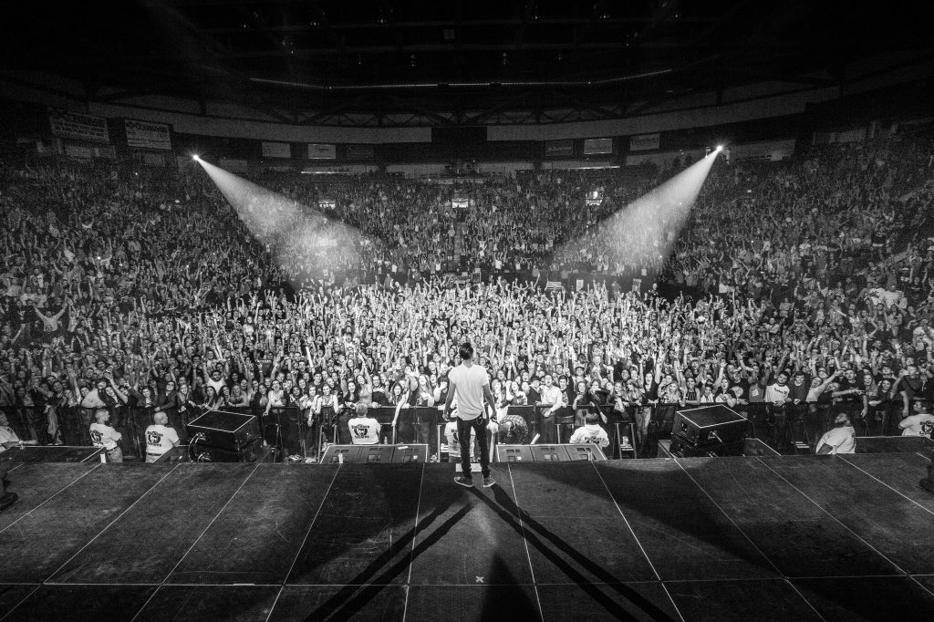 G_Eazy's tweet photo. Back at it again https://t.co/2i7xApfri5