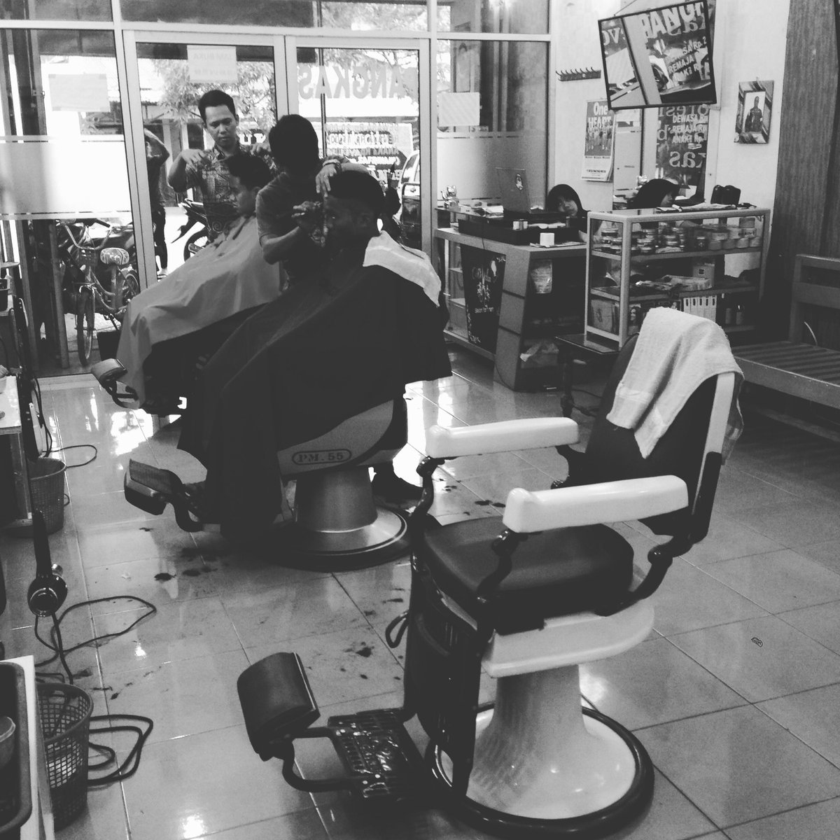 devdansalon's tweet image. #Barbershop #barbershopconnect #OnThisDay #barber