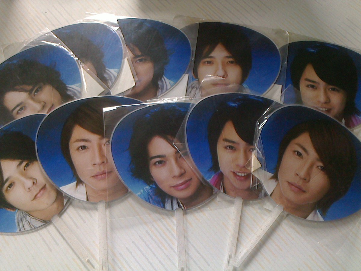 torihiki_0613's tweet photo. 【譲渡募集②】嵐 ミニうちわ のお譲り先を募集しています。お値段は状態により各100～300円(送料別)になります。ご希望の譲渡ツイをRT後、リプください。まとめ買い優先。先着順。 #譲 #求 #嵐_譲  #嵐_求  #嵐_グッズ https://t.co/UeLDjWKzf3