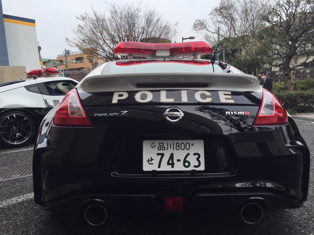 NissanJP's tweet photo. 【速報】警視庁の交通安全ファミリーイベントにてフェアレディZ #NISMO を３台お納めしました！
実際に交通機動隊や高速隊に配属されるそうです。皆さんも是非安全運転をお願いします！ #370Z https://t.co/JGmiplQ0q2