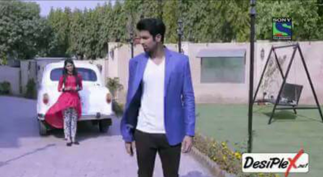 _EkDujeKeVaaste's tweet photo. Being so close to each other from heart, why are they maintaining physical distance? #ShrMan #EkDujeKeVaaste @SonyTV https://t.co/gJJDT5IueM