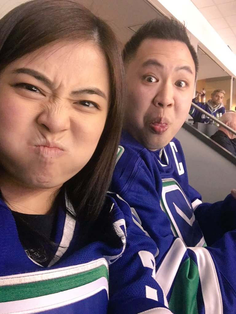 iwong84's tweet photo. @SY_Roadtrip @Vee_RM Van vs san jose at bell suite https://t.co/3A1dEpSKTC