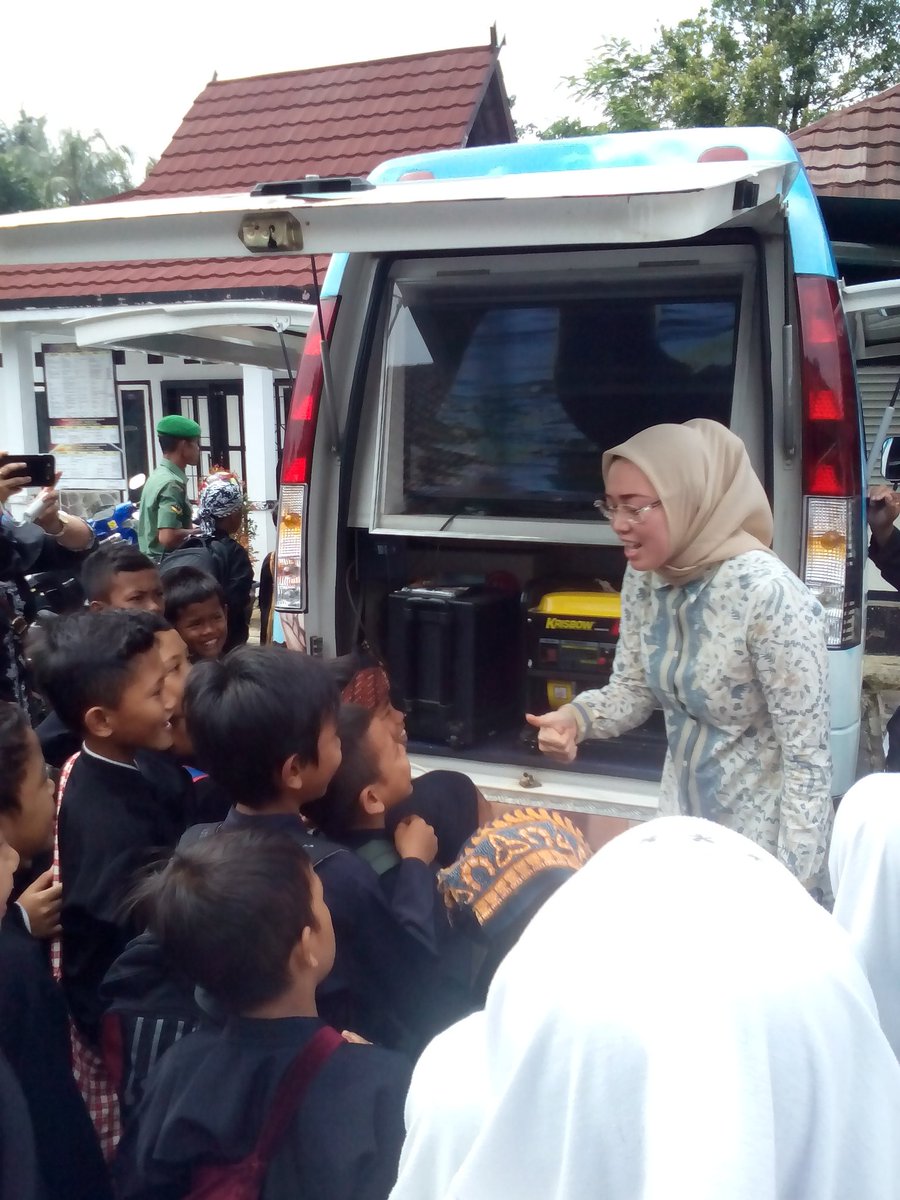 Nanjeurken karesep maca di ds.margaluyu kiarapedes #Purwakarta <a href="/DediMulyadi71/">Kang Dedi Mulyadi</a> @HumasPWK <a href="/ratna_anne/">anne ratna mustika</a> <a href="/nanimardiani54/">nani mardiani</a>