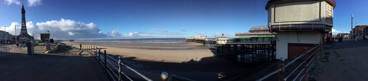 Beautiful sunny day in Blackpool 🌞 Lots of fun to be had on location today! 😊 #BehindTheScenes #Corrie