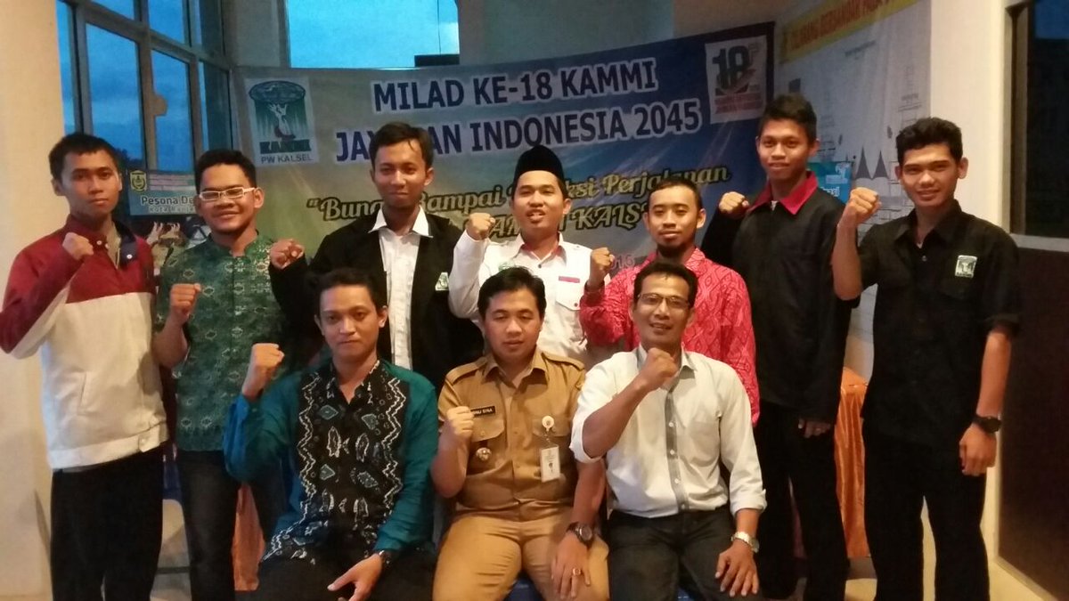 Happy milad brsama deklarator KAMMI Kalsel yg jg Walikota Bjm <a href="/IbnuSina/">Ibnu Sina</a> <a href="/kammibjm/">KAMMI Banjarmasin</a> <a href="/KAMMIBanjarbaru/">PD KAMMI Banjarbaru</a> <a href="/kammiindonesia/">Pengurus Pusat KAMMI</a>