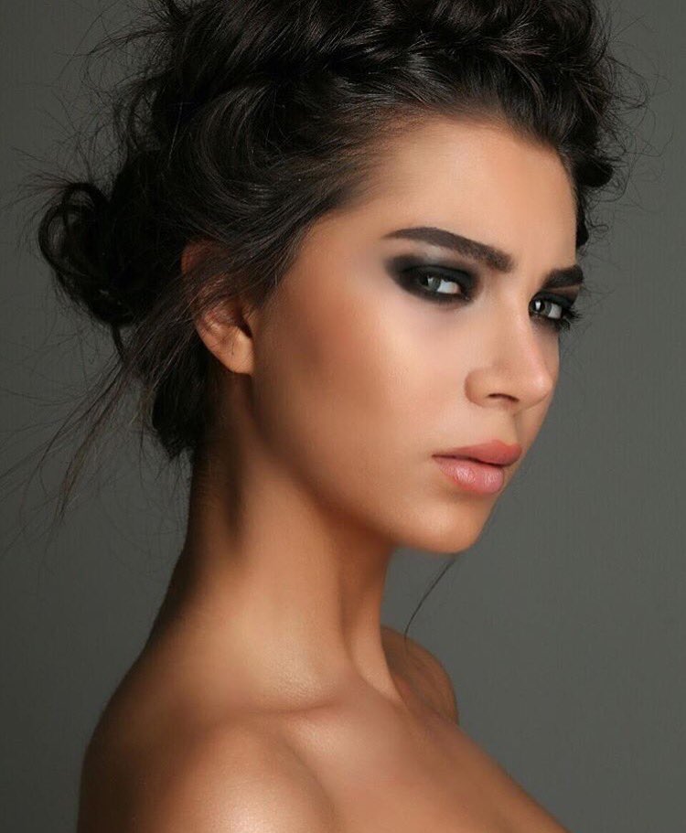 CLMAcademy's tweet photo. Kicking off your morning with some #hairglam from the last #CLMA #hairstylingcourse! Still time to book! #hair #mua https://t.co/RiMSdqw7Pr