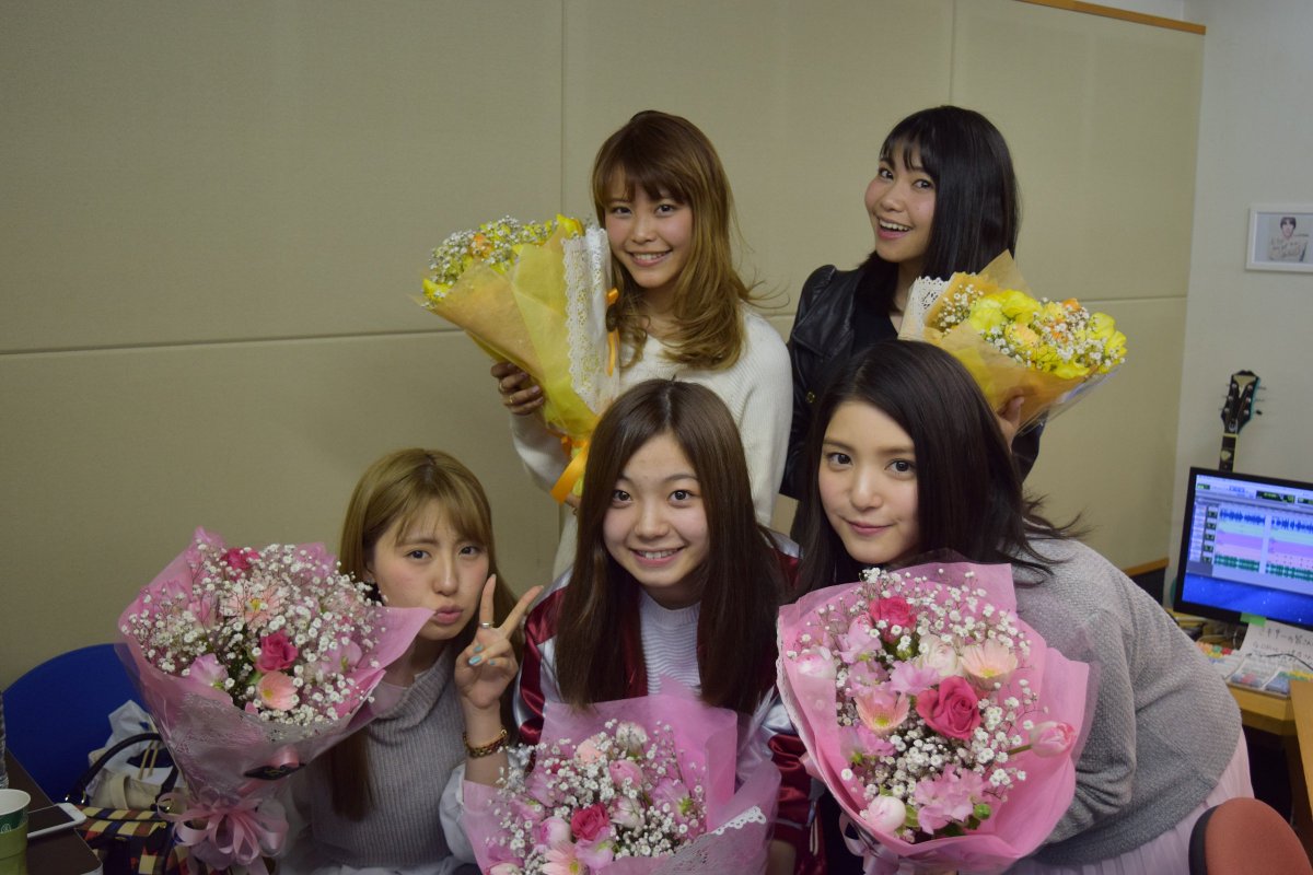 9nineplus's tweet image. 1年3ヶ月本当にありがとうございました！
毎週水曜日の9時に濃～～い時間を過ごせたことがとても楽しかったです！
「ナイプラ」という名前もリスナーさんが付けてくれたものでしたね！
愛の溢れた番組でした！#9nineplus #ナイプラ