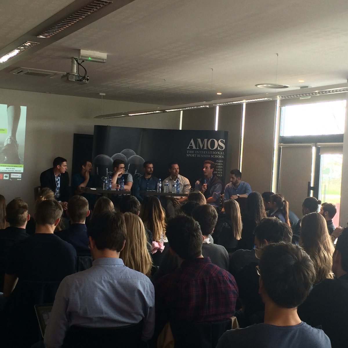 AMOS_Bordeaux's tweet image. "On vise 3500/4000 participants en 2016 sur la @BurdiColor" A. Beauvois À bon entendeur @AMOS_Bordeaux ! #CMRUNNING