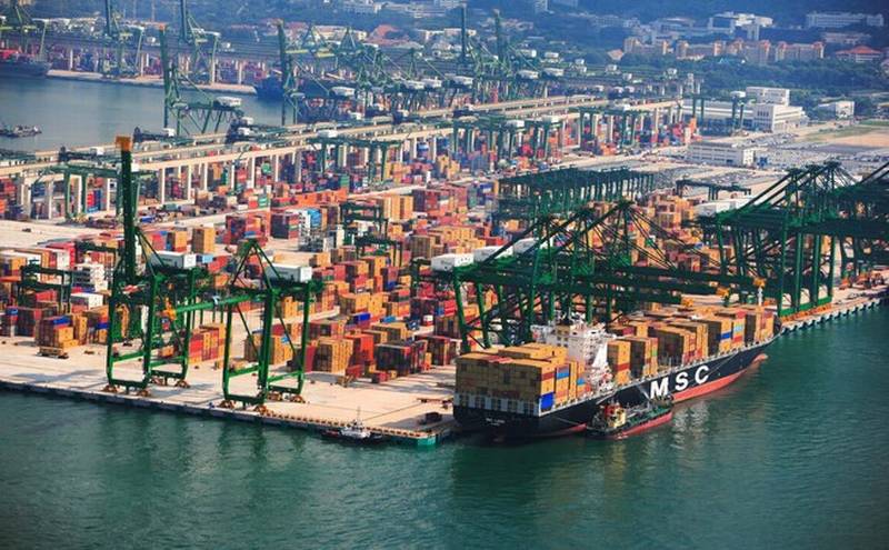 Cosco and PSA joint venture to invest in new #Singapore berths ow.ly/104xoy <a href="/KathyEspinaLL/">katherine espina</a>