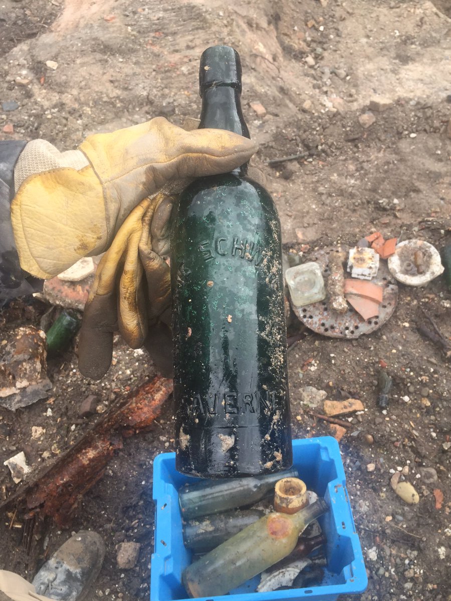 Cannette de bière de la fin du 19 eme siècle <a href="/unistra/">-</a> #strasbourg #fouilles