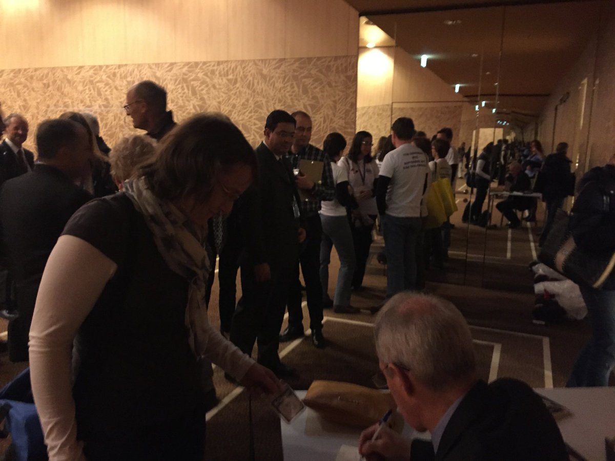 DidierPittet's tweet photo. https://t.co/H6kaESjypG
#HandHygiene book signing at #IFIC2016 in Vienna
TKS to @BBraun from @WHO @GLOBAL_POPS https://t.co/DoB92Di4v9