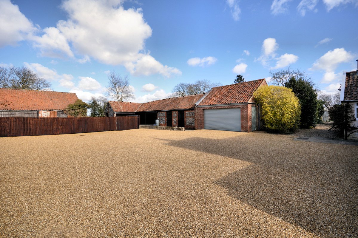 sowerbyslets's tweet photo. *** NEW LISTING ***
Lings End is a beautiful detached farm house...
https://t.co/lgDnfES7vP
#Sowerbys #Detached #RT https://t.co/wtIXTqsZ1K