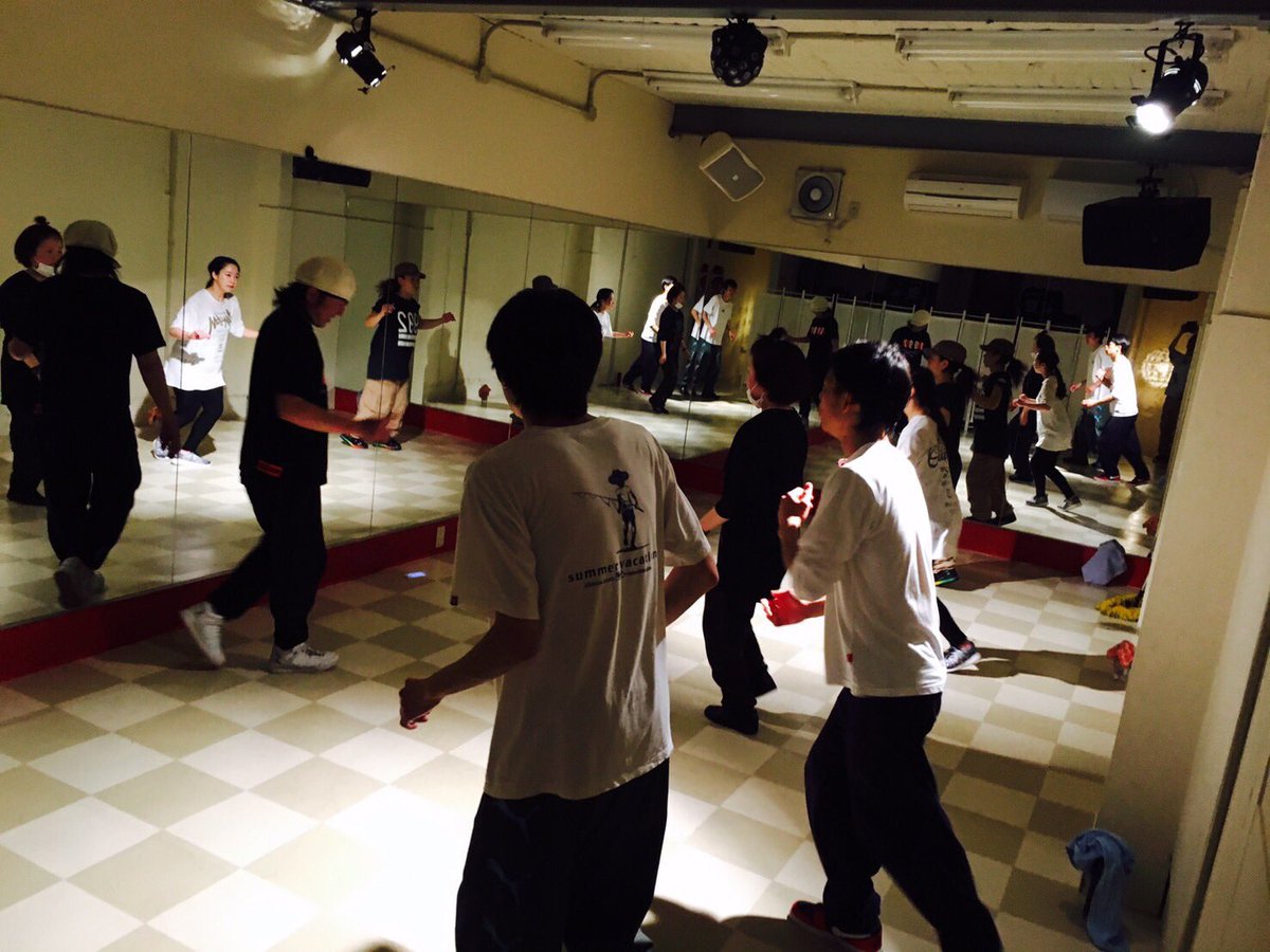 boogielefteye's tweet photo. HIPHOP一般初級クラス21:00-22:30です！急がば回れです！頑張りましょう！ https://t.co/ny5BzFuqk2