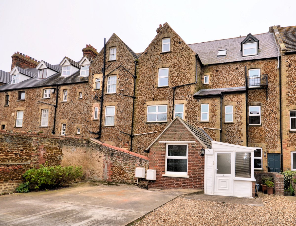 sowerbyslets's tweet photo. *** NEW LISTING ***
A ground floor apartment located within Hunstanton...
https://t.co/N2h9N3zVYM
#Sowerbys #RT https://t.co/RKO9XIE8dE