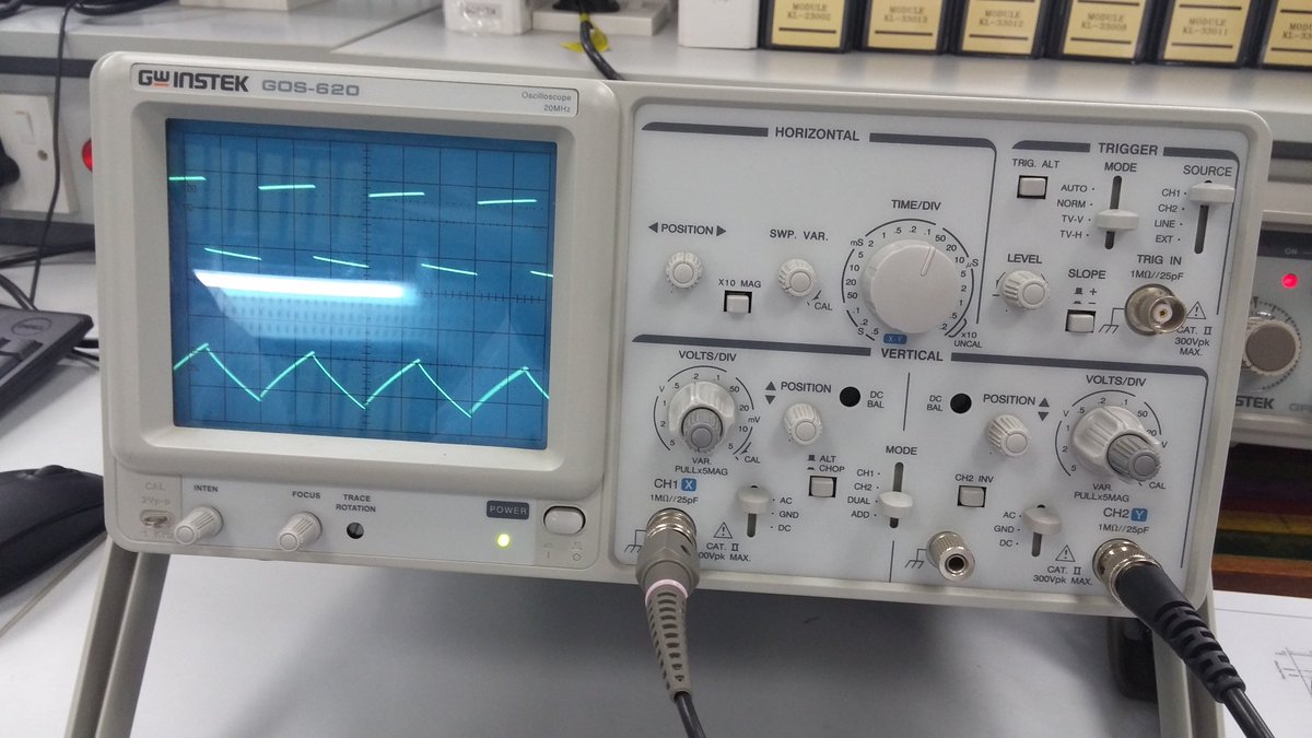 ilyasbinsalih's tweet photo. Digital Lab. Tinkering with CRO
#univeristylife
#osilloscope
#electronics
#rccircuit
#uod
#experiment https://t.co/1q5Mk97iOk