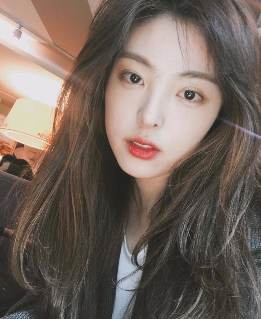 icoed's tweet photo. [HYEWON] 사자머리 어흐응 https://t.co/vbrNqYcAco