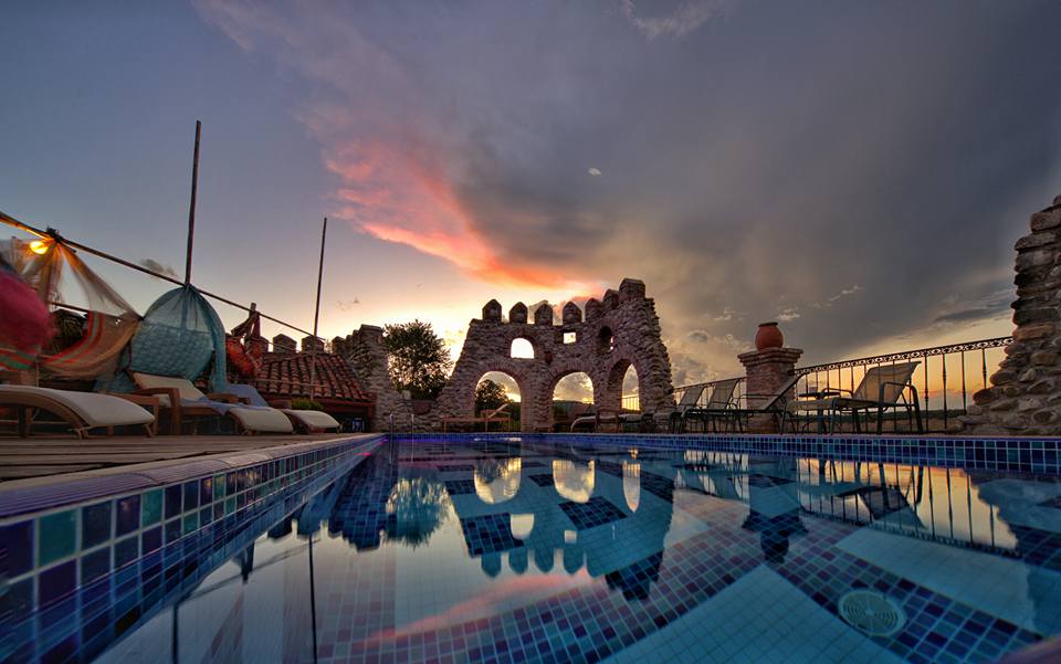BlueSky_Georgia's tweet photo. #ChateauMere #TravelToGeorgia ☀  
#Andthejourneybegins with #BlueskyDM 💖 😍 
☎ + 995 322 47 47 07
📷 Amo Kinkladze https://t.co/re7DqMpsEa