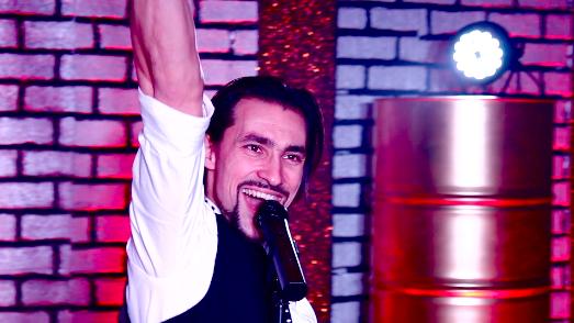 therocktops's tweet photo. A happy István because we have over 200 followers. Thanks guys! Follow #therocktops on fb https://t.co/DqqygNHyWi https://t.co/p3qTxmy4E8