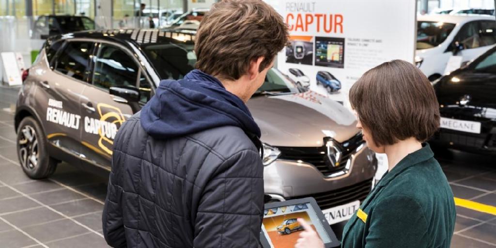 Ecommercemag_fr's tweet photo. Renault sur le (long) chemin de la digitalisation #crosscanal #ecommerce #click&amp;collect https://t.co/R9S7a3ddpe https://t.co/ETNjIyWhjg