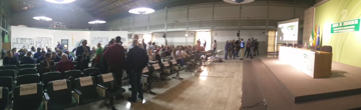 OSLUGR's tweet photo. Gran ambiente en el #freedocumentday con @NuriaStatgirl y @Makova65 https://t.co/Bcb7d2szUm