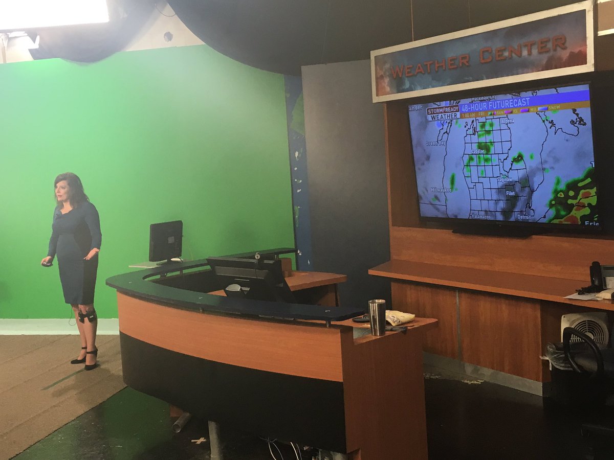 KristenAguirre's tweet image. Can we just talk about how @leslietoldo just said SNOW for Monday. ARE-YOU-SERIOUS? 🙈 @NBC_25 #canttakeit