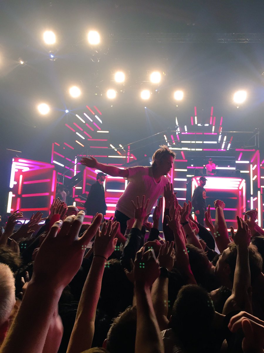 Louis_Libin's tweet photo. C'était le #feu hier à Bxl 🔥🔥🔥
#OnEtaitPasPret #SeineZooRecords  #FeuTour @nekfeu  @Doumslentourage https://t.co/pefS6RTyx2