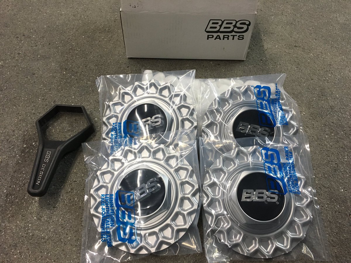 vipklife's tweet photo. BBS RG04116インチ6.5J 100-4H売ります！
中古で買いましたが一度も履くことが無かったです。
センターキャップはBBS新品未使用付きです。

価格はDMにてお問い合わせください。 https://t.co/sjntM4Q6gP