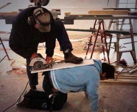CauseWereGuys's tweet photo. Why aren't these guys wearing glasses? https://t.co/tBqEEZU07t