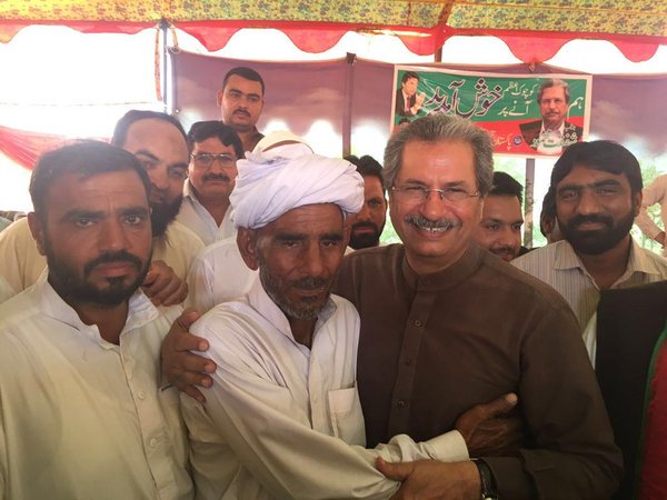 TeamShafqat's tweet photo. @Shafqat_Mahmood on the campaign trail in Layyah ahead of PTI intra party elections 
#Let’sElectShafqat #PTIIPE https://t.co/PLbejwKuyr