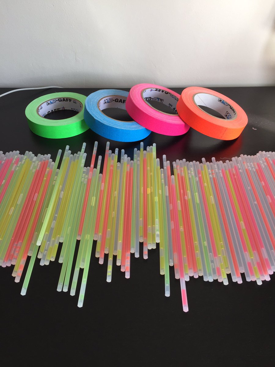 Leap_BMK's tweet photo. UV NETBALL @ Waddesdon Sch 7th April 6-7:30pm. Everyone welcome (14-25year olds) FREE glowsticks/ UVpaint!! https://t.co/3QzFO6Y51l
