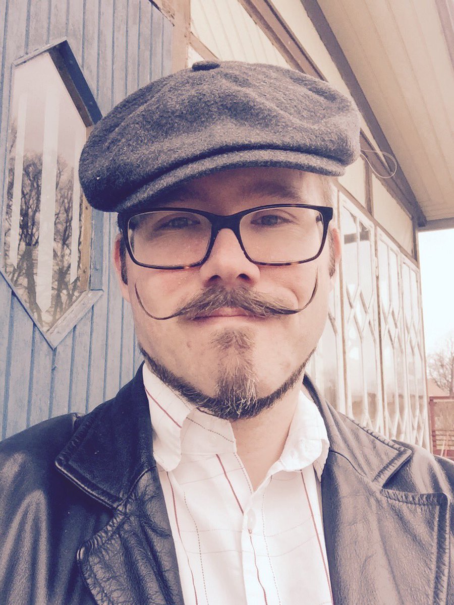 tobbeanderberg's tweet photo. Skönt väder ute och nytrimmat skägg! #beardkstd https://t.co/bSV0QuX4ci