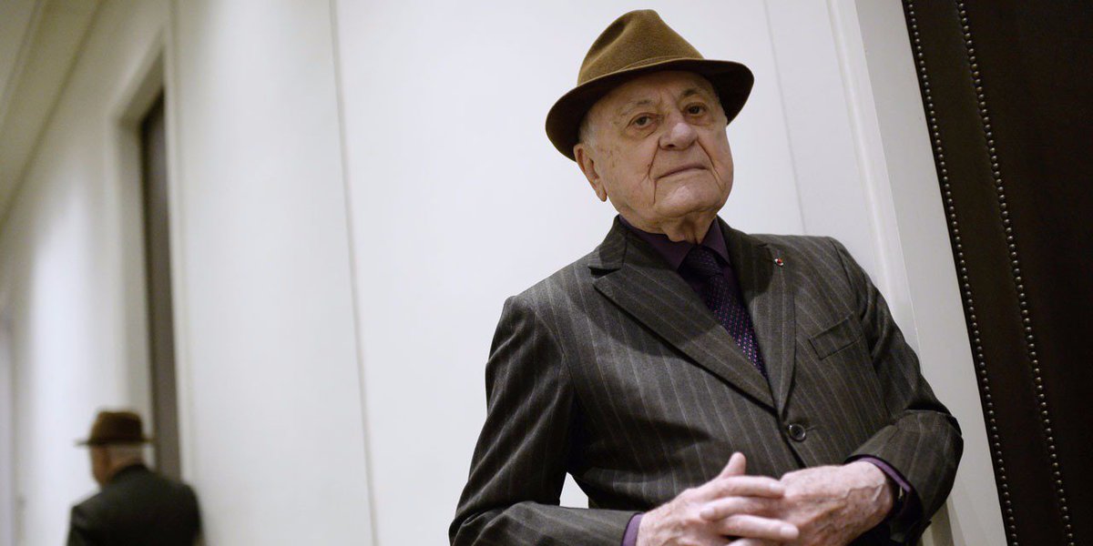Europe1's tweet photo. Pierre Bergé s'emporte contre les marques qui se mettent à la mode islamique https://t.co/MI8LGaopHf https://t.co/cVuZdQCKZp
