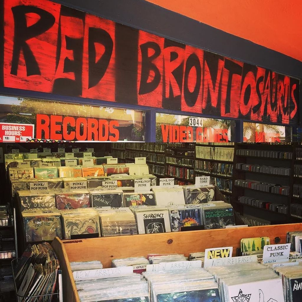 GeekingOnMusic's tweet photo. Got some great stuff at #redbrontosaurusrecords in #SanDiego, CA! I highly recommend this … https://t.co/dGPWLce3RO https://t.co/d8hTeWVX71