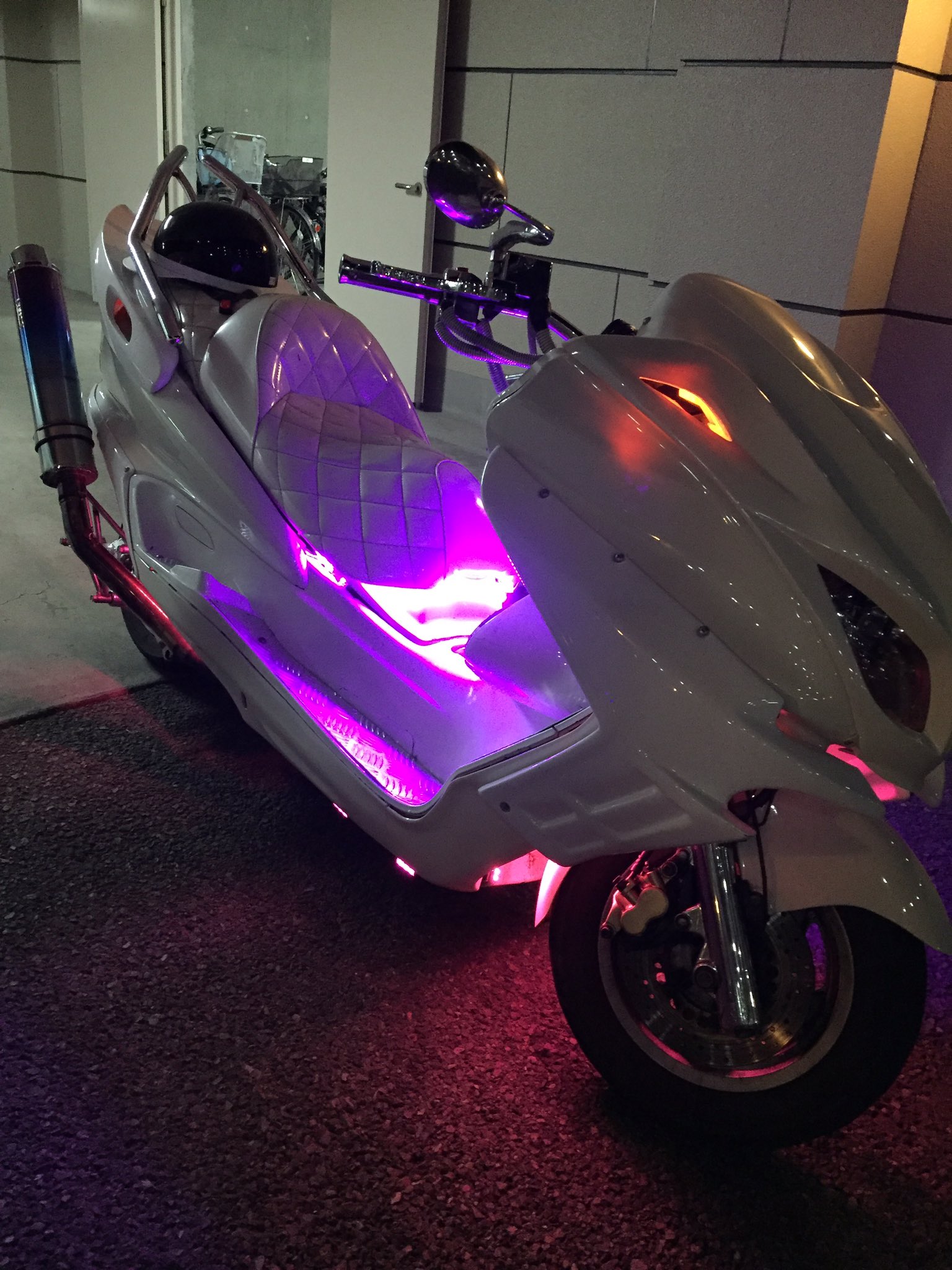 激渋！ LED付き♪ うかっ マジェスティ 中型 バイク